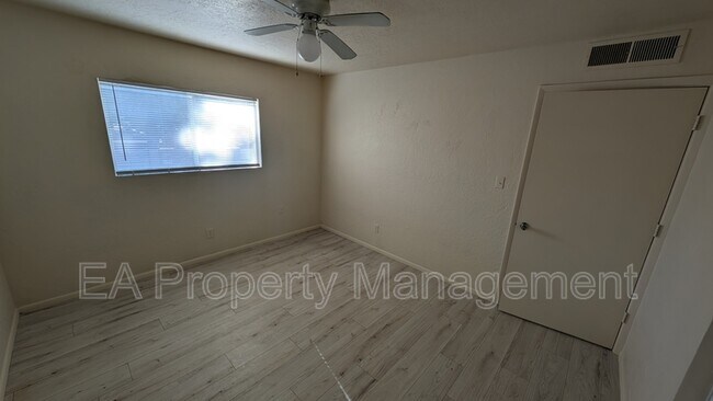 Building Photo - 812 Chelwood Park Blvd NE