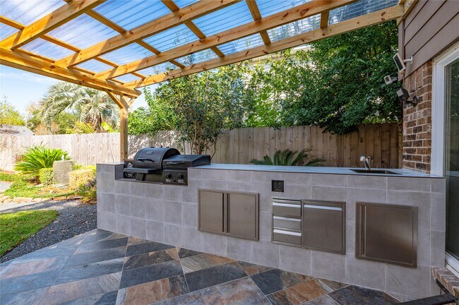 Building Photo - 603 Chedworth Dr