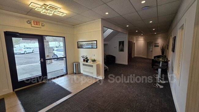 Building Photo - 3947 E Calvary Rd