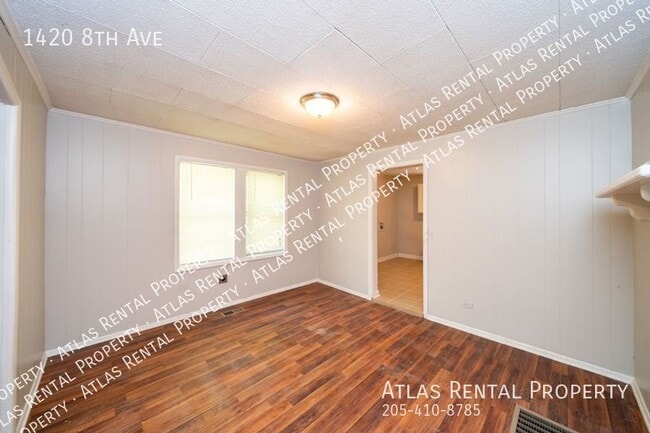 Building Photo - 1420 8th Ave