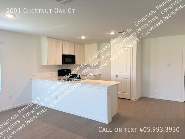 Building Photo - 2001 Chestnut Oak Ct