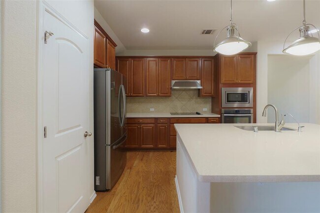 Building Photo - 13020 Kearns Dr
