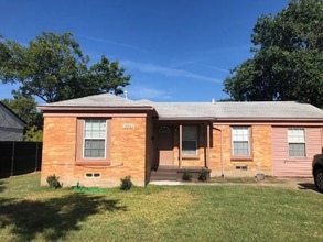 Building Photo - 10563 Dawn Dr