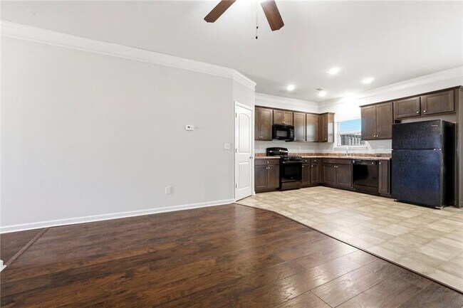 Building Photo - 331 Turtle Creek Dr