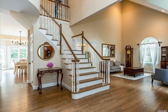Building Photo - 24 Bridle Path