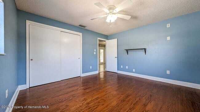 Building Photo - 122 Galiano Ct