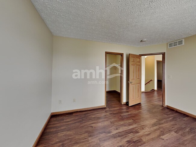 Building Photo - 160 Harvard Loop