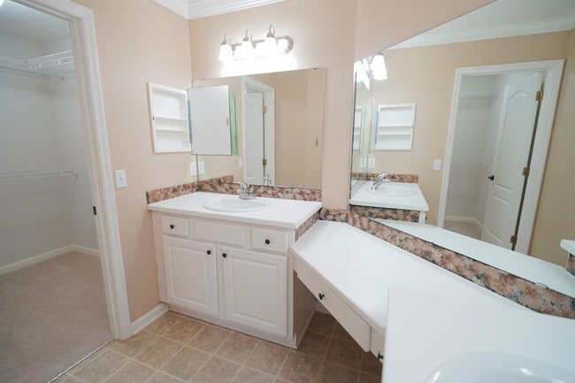 Building Photo - 9329 Tuscany Dr