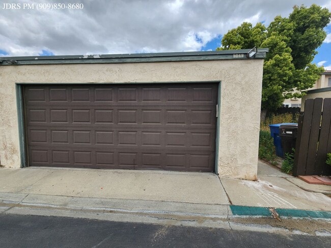 Building Photo - Riverside 4 bedroom Home