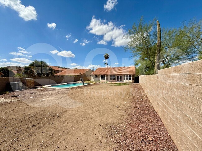 Building Photo - 2218 E Desert Trumpet Rd