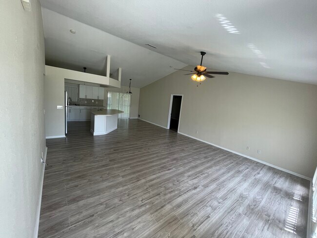 Building Photo - 3131 SW 19th Ave