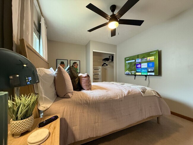 Building Photo - 9736 Flagstone Way