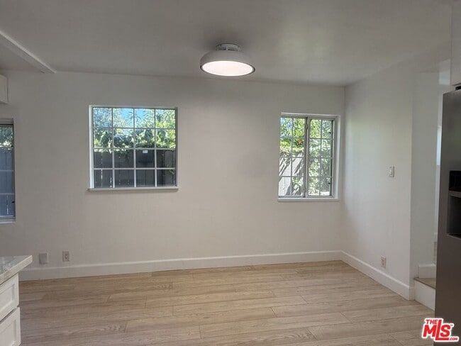 Building Photo - 1410 Maltman Ave