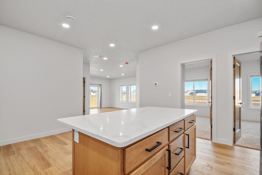 Building Photo - 622 W Matthew Trl