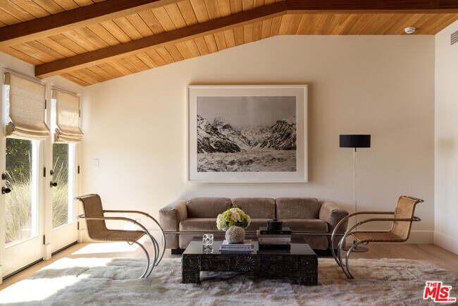 Building Photo - 6048 Philip Ave