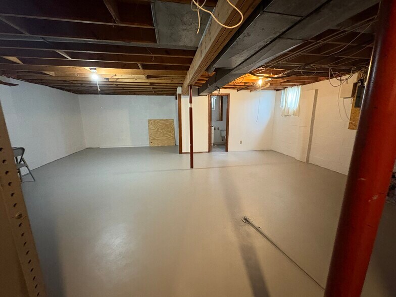 Building Photo - 663 Gibbard Ave