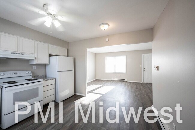 Building Photo - "Cozy 2-Bed Oasis in New Palestine with 800 Sq Ft of Comfort!"