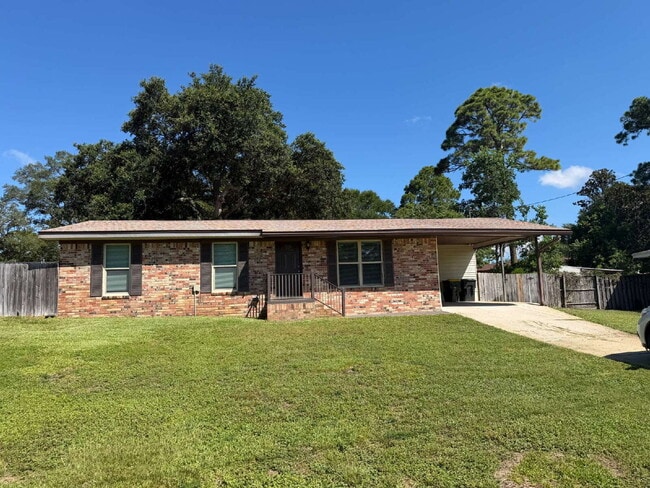 Building Photo - "Charming 3-Bedroom Oasis in Fort Walton Beach!"