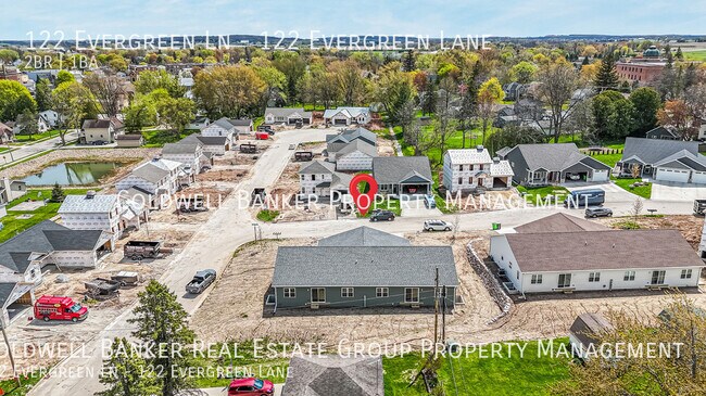 Building Photo - 122 Evergreen Ln