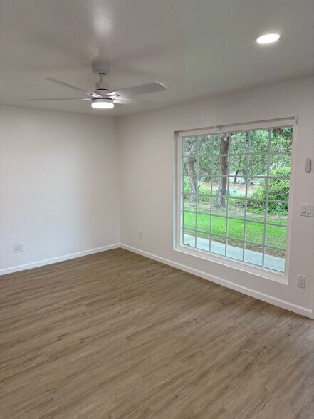 Primary Photo - 9524 Easter Way