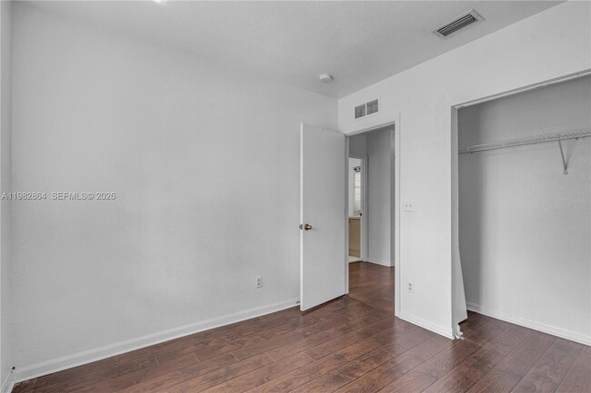 Building Photo - 2400 SW 87th Way