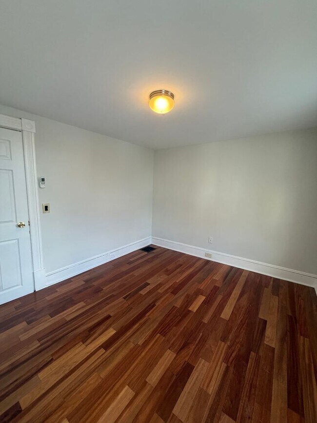 Building Photo - 27-29 Dalton Ave