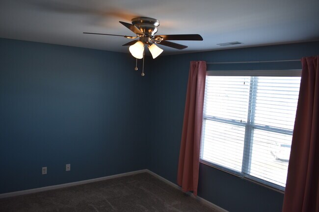 Building Photo - 5294 Platinum Dr