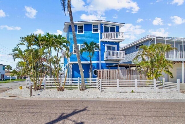Building Photo - 14500 N Bayshore Dr