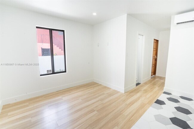 Building Photo - 666 NW 28th St