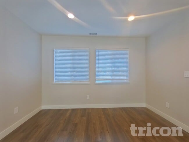 Building Photo - 2371 Coronado Ct