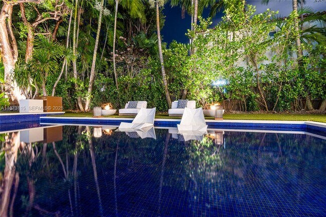 Building Photo - 3009 Pine Tree Dr