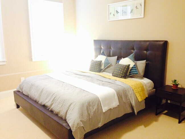 Building Photo - 210 Alderwood Point