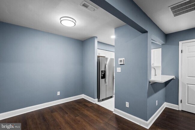 Building Photo - 3004 Piano Ln
