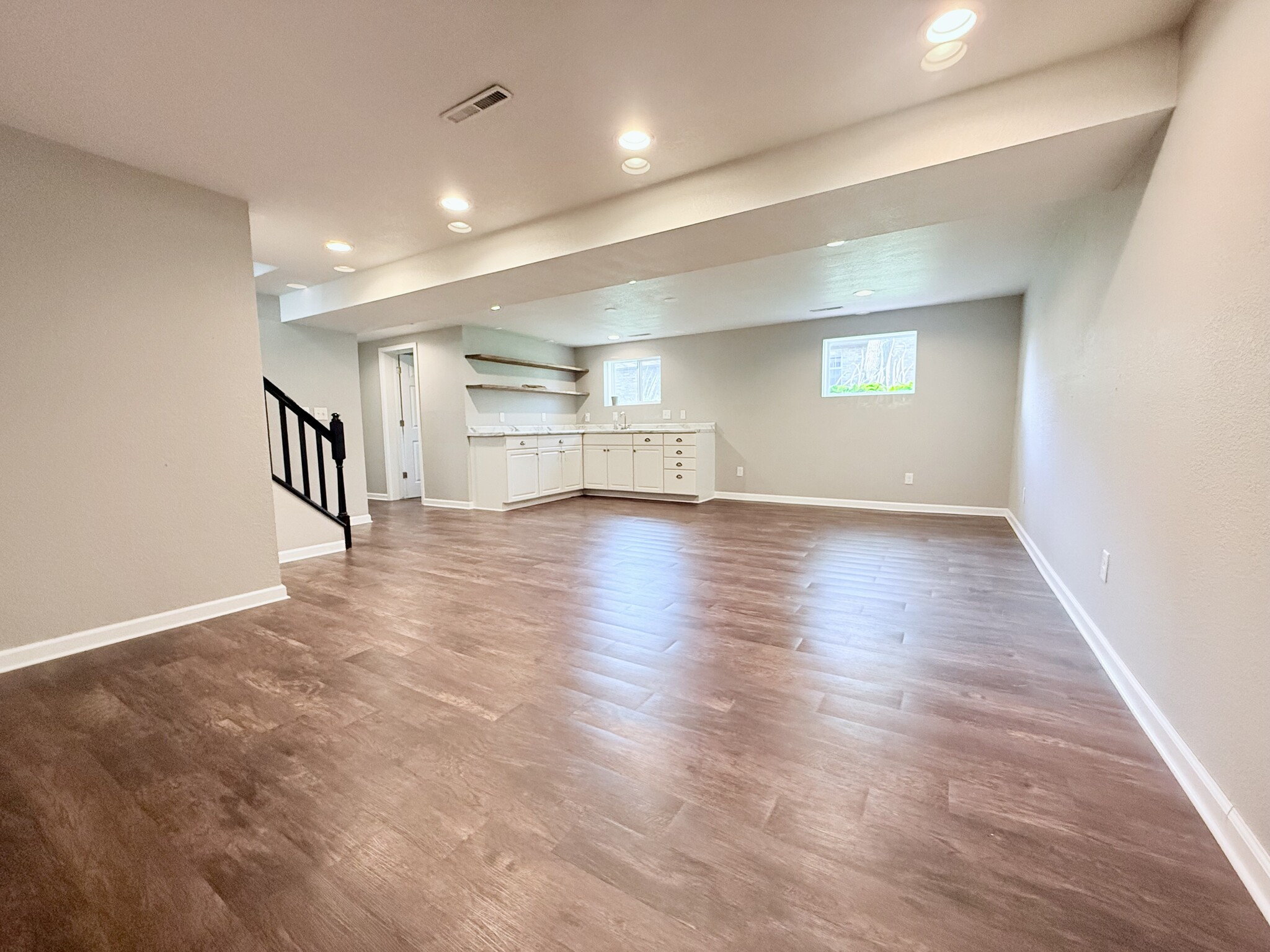 Den / Kitchenette - 2105 Parrish St
