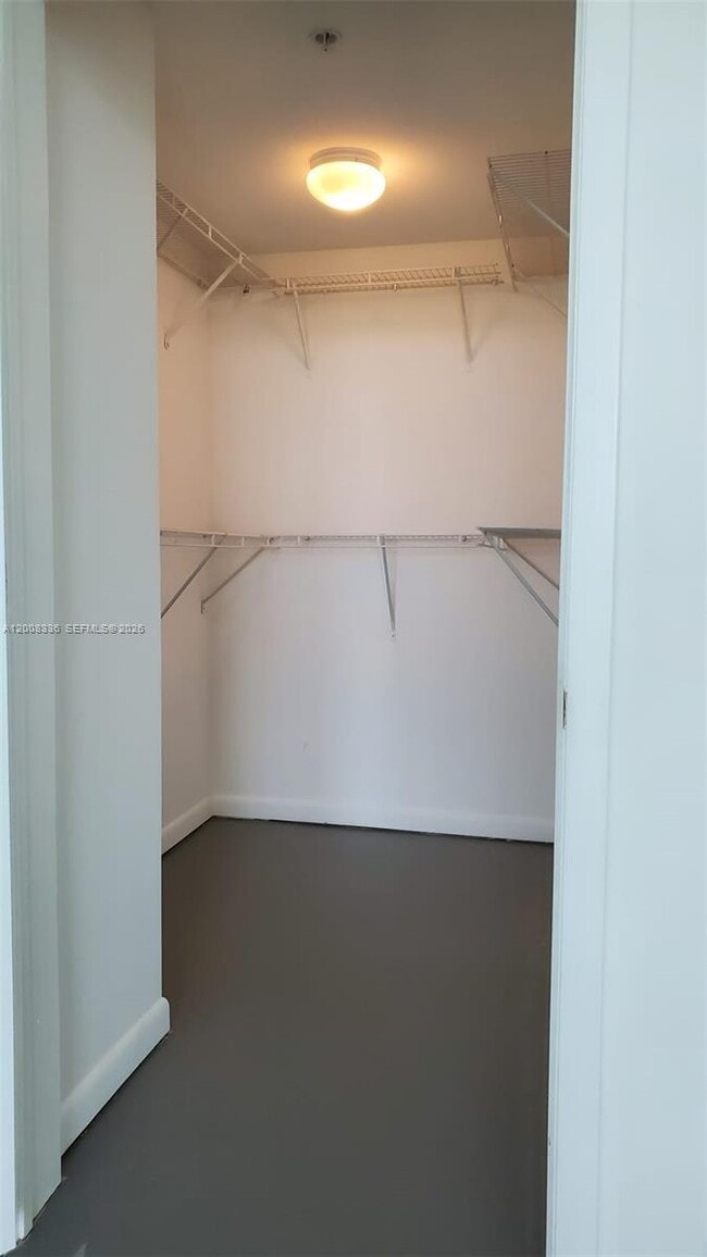 Building Photo - 253 NE 2nd St