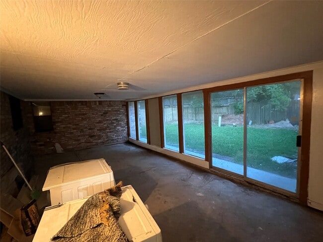 Building Photo - 15219 Paladora Dr