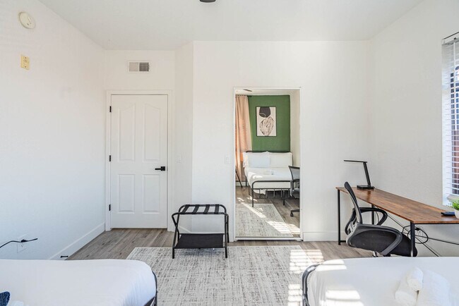 Building Photo - 2155 S 55th St