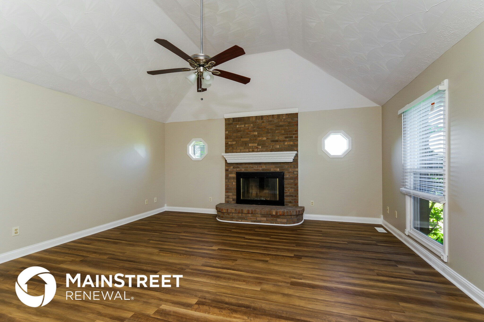 Building Photo - 300 Wava Dr