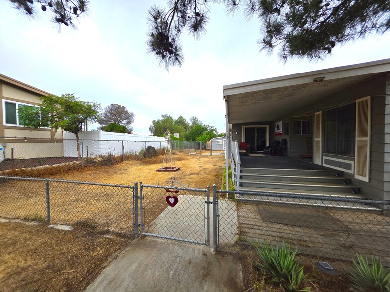 Building Photo - 18950 Woodcrest Ln