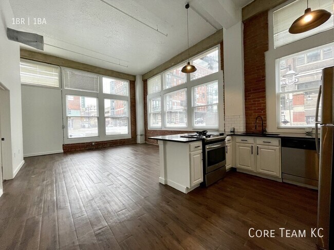 Building Photo - 934 Broadway Blvd