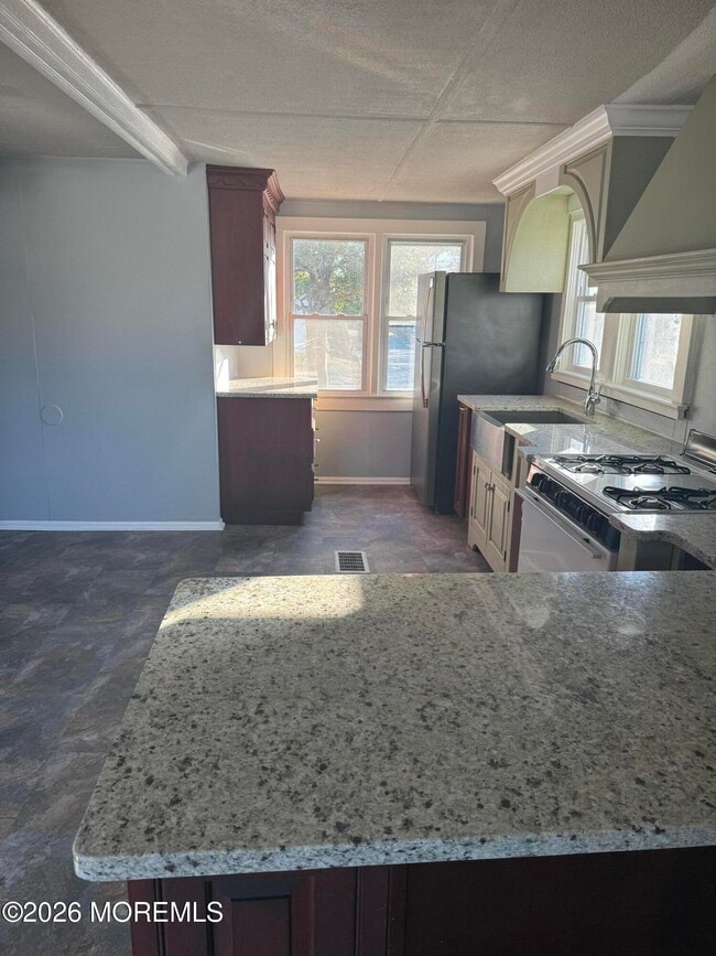 Building Photo - 6 W Pleasant Grove Rd