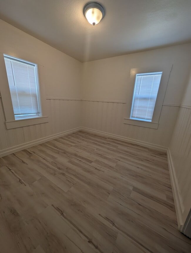 Building Photo - 2 Bedroom 1 Bath House