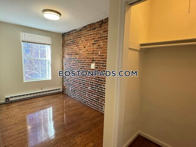 Building Photo - 94 Tyler St.