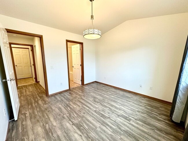 Building Photo - Charming 4-Bedroom Home with Large Fenced Yard and Modern Updates in Ellensburg