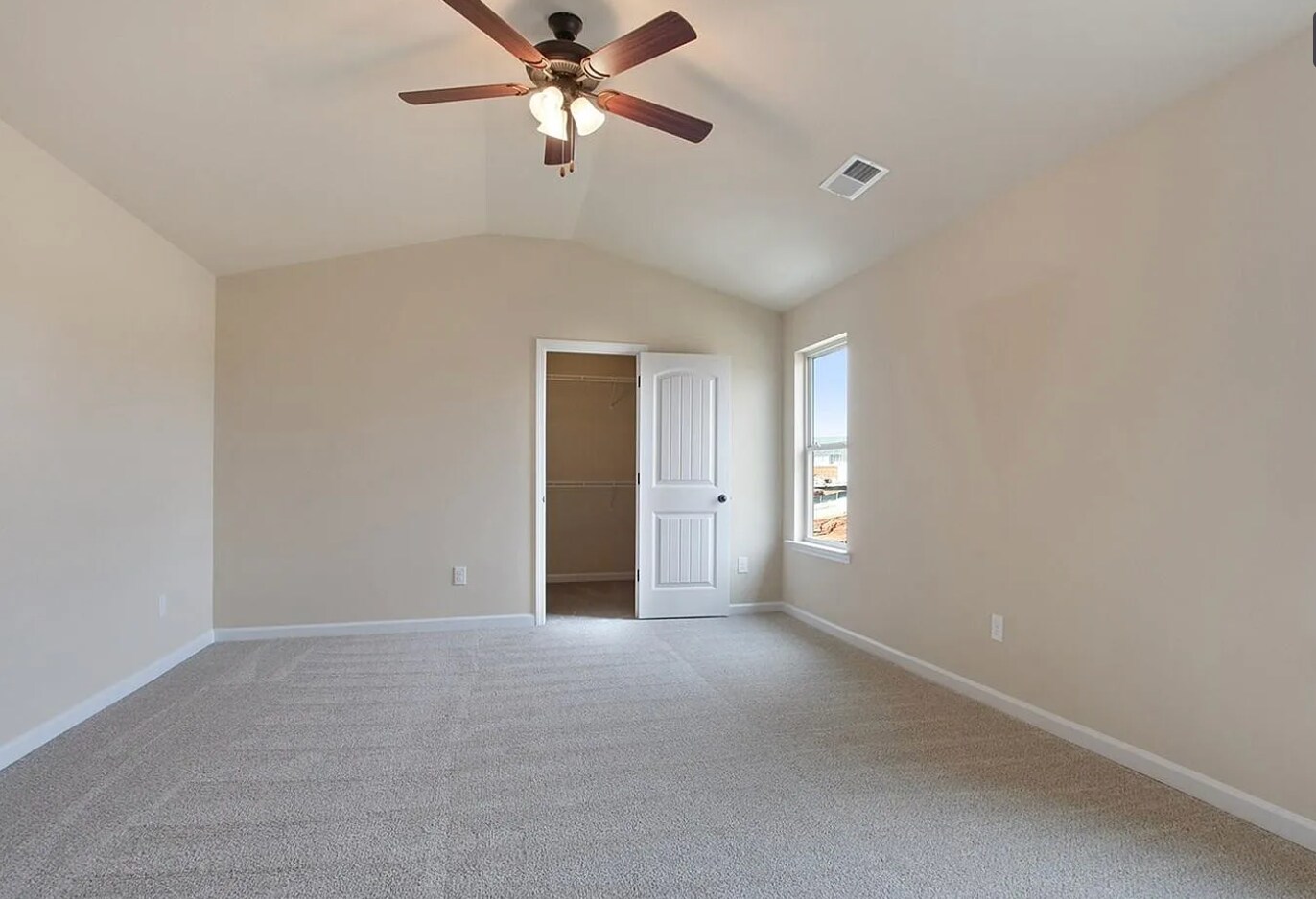 Building Photo - 133 Babbling Brook Dr