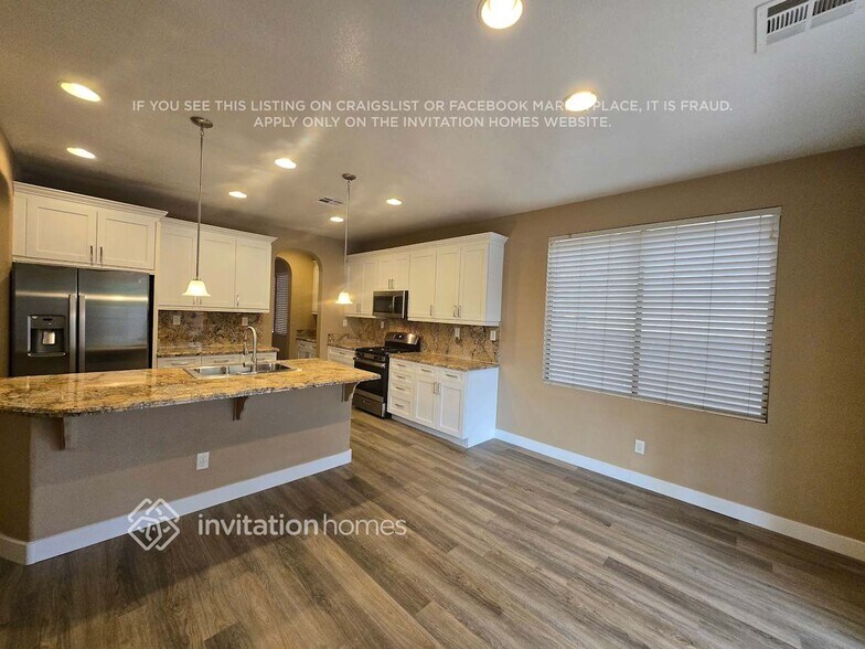Building Photo - 4331 Oasis Plains Ave
