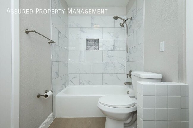 Building Photo - 4029 Henley Rd