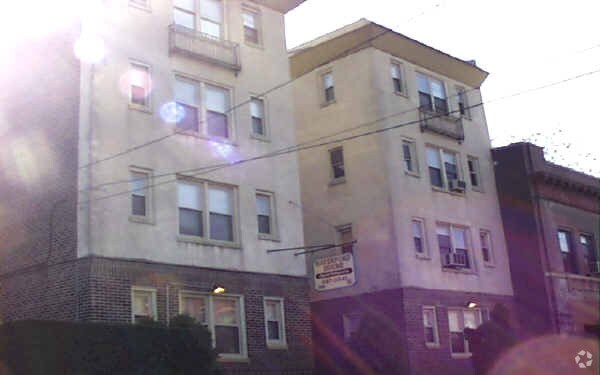 Building Photo - Haverford House
