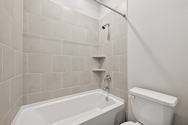 Building Photo - 4042 Bay Ct