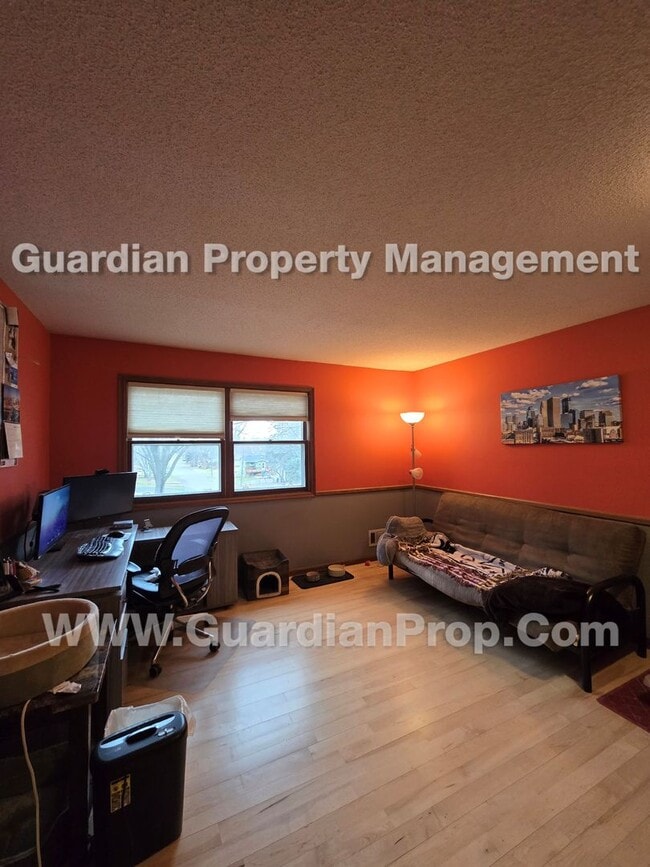 Building Photo - Coming Soon! Large Single-Family Home in Crystal, Owner suite W/ private balcony. 2nd deck and wa...